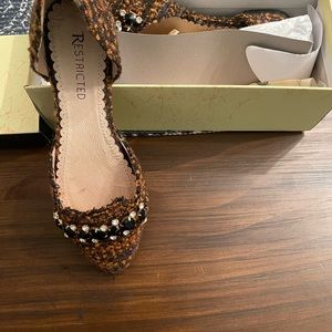 New! Never worn flat shoes with jewels! You can dress up or down.